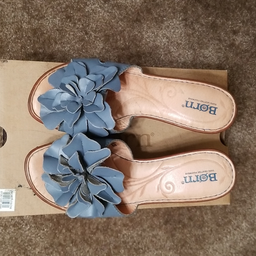 Born (Avita)Flower sandal size 6 Blue